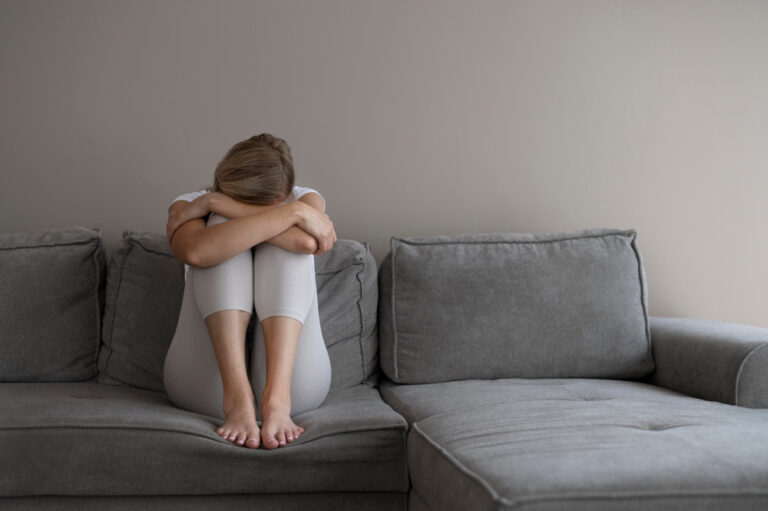 Como identificar sinais de depressão e buscar ajuda profissional?